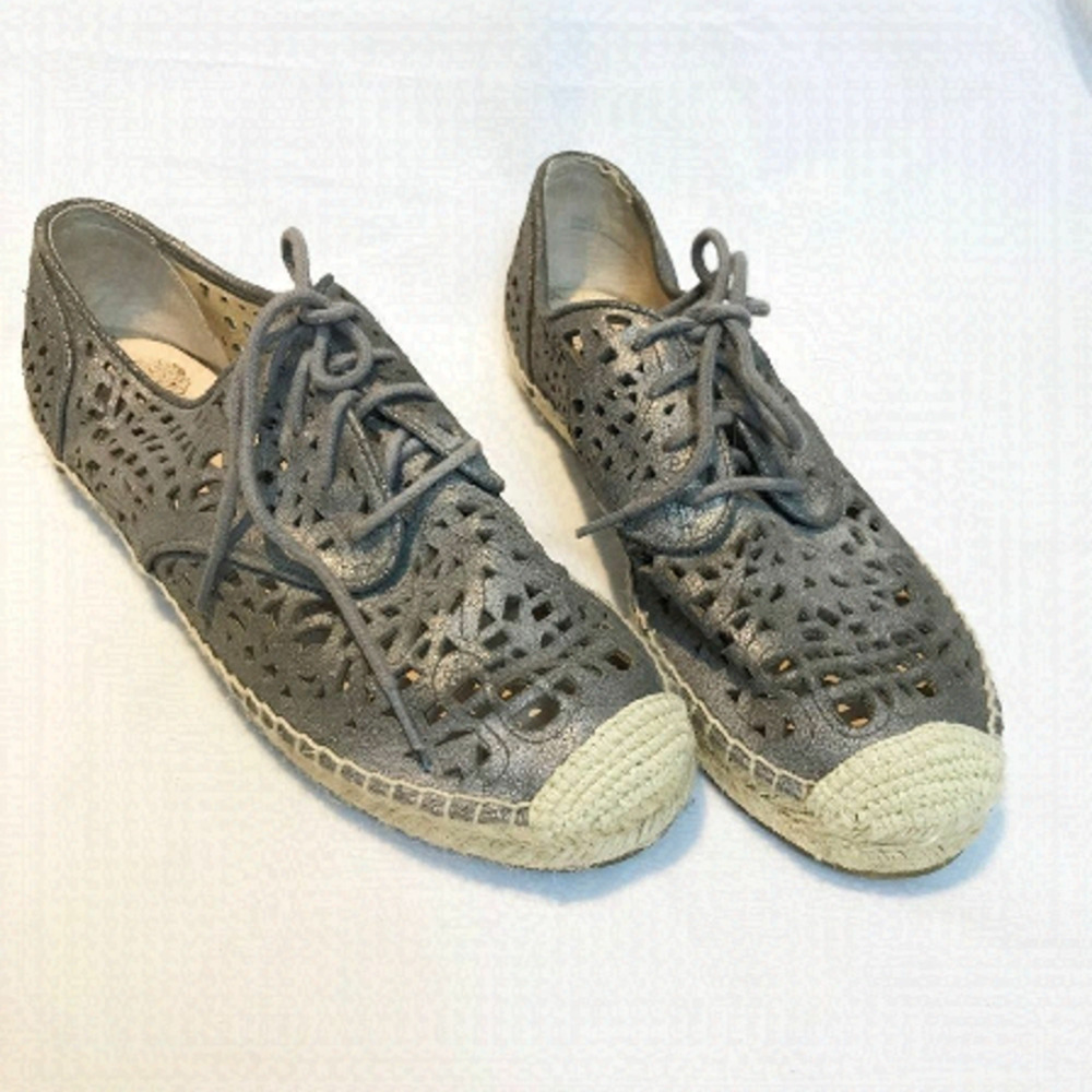 𝅺VINCE Camuto Lace up  Women's Dinah Die Cut Leather Shoe 🌻